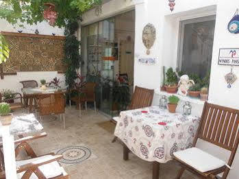 Auberge de jeunesse Denizati *